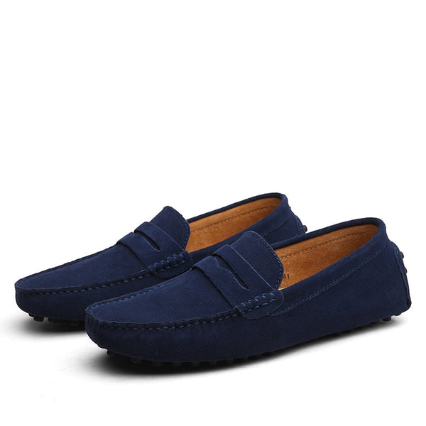 Donkerblauwe suède loafers voor heren, stijlvolle instappers met antislipzool, ideaal voor casual en formele gelegenheden.