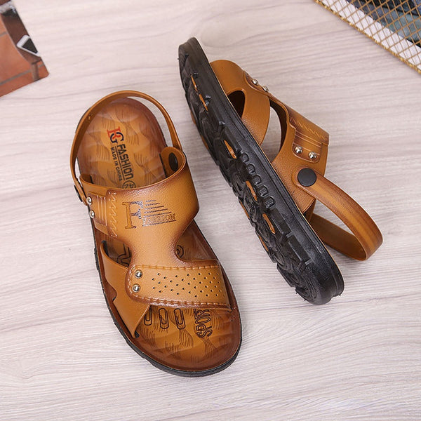 Bruine leren sandalen voor heren met verstelbare bandjes en antislipzool, ideaal voor casual zomeroutfits. Comfortabele en stijlvolle herenschoenen.