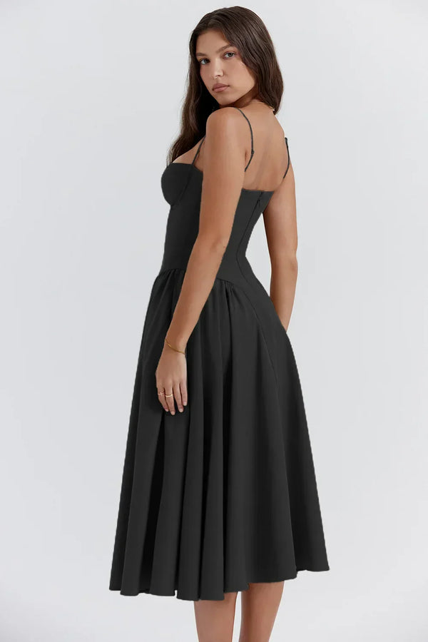 Jurk met spaghettibandjes, zwarte midi-jurk, elegante avondjurk, damesmode, stijlvolle kleding, minimalistisch ontwerp, casual chique look.