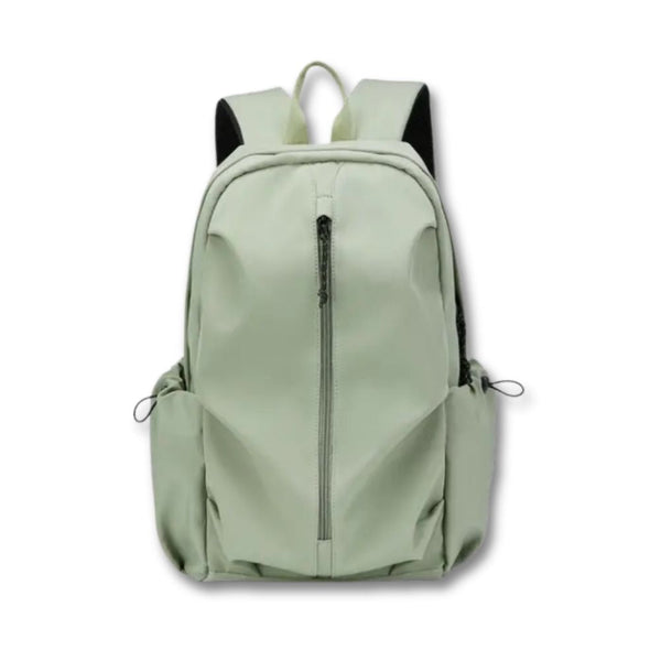 Lichtgroene rugzak met voorvak en zijvakken, ideaal voor school of reizen. Stijlvolle en functionele unisex tas met verstelbare schouderbanden.