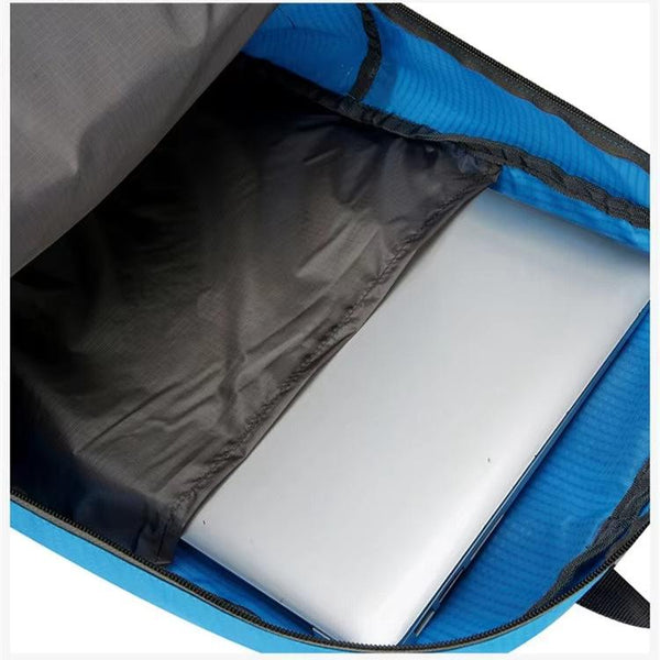 Blauwe rugzak met gewatteerd laptopvak, geschikt voor veilige opslag van laptops. Ideaal voor studenten en professionals onderweg.