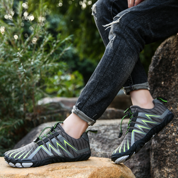 Unisex vijfvingerbarefootschoenen voor strand en trekking, multifunctioneel sportontwerp, ideaal voor mannen en vrouwen, zwart met groene accenten.