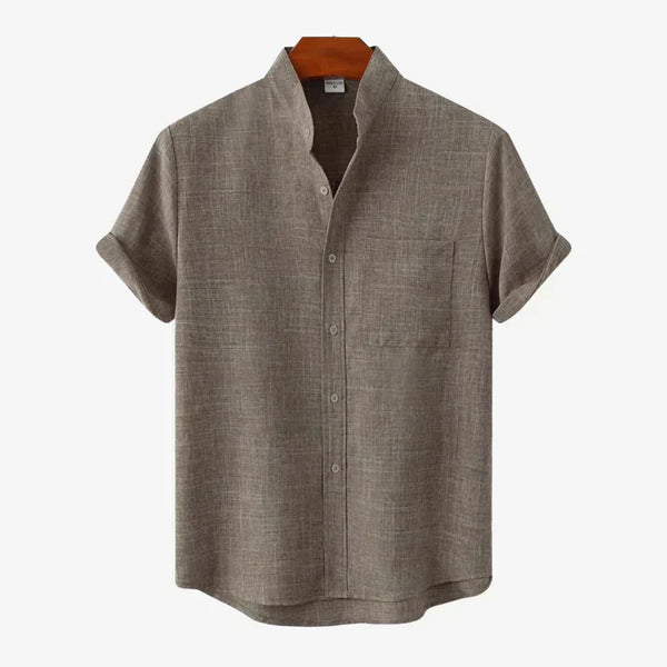 Grijze linnen herenoverhemd met korte mouwen en opstaande kraag, ideaal voor casual en zomerse outfits. Stijlvol en ademend ontwerp.