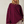 Jonge vrouw in oversized gestreepte trui en gestreepte shorts, casual mode, comfortabele kleding, herfststijl, trendy outfit, modieuze look.