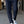 Donkerblauwe broek met witte sneakers, stijlvolle mode voor dames, casual en elegant, perfect voor dagelijks gebruik en kantooroutfits.
