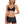 Vrouw in zwarte sportbeha en shorts, fitnesskleding, comfortabele sportoutfit, geschikt voor yoga of training, trendy en functioneel design.