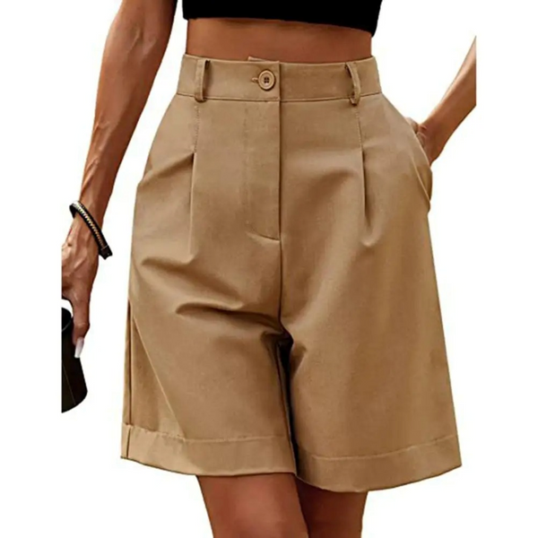 Beige damesbermuda met hoge taille, knoopsluiting en steekzakken. Perfect voor zomerse casual outfits. Comfortabele en stijlvolle korte broek.