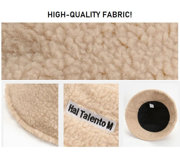 Hoge kwaliteit kattenmand van zacht, duurzaam fleece. Ideaal voor huisdierencomfort. Beige kleur, merklabel zichtbaar. Perfect voor kattenliefhebbers.