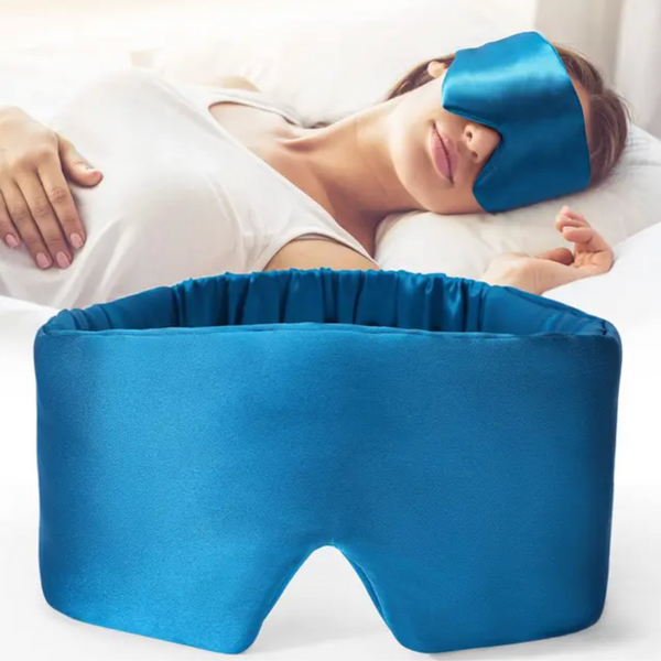 Blauw zijden slaapmasker voor vrouwen, comfortabel en lichtgewicht, ideaal voor een goede nachtrust en ontspanning. Perfect voor reizen en thuisgebruik.