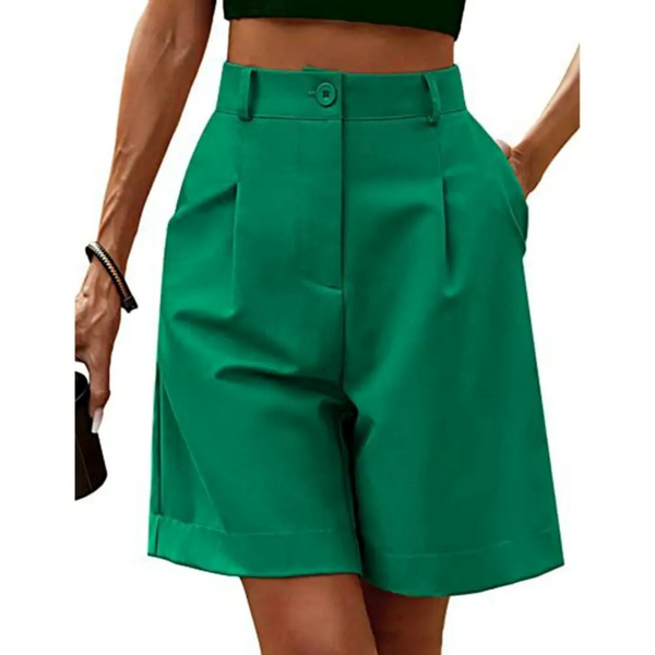 Groene damesbermuda met hoge taille, knoopsluiting en steekzakken. Perfect voor zomermode en casual outfits. Comfortabele en stijlvolle pasvorm.