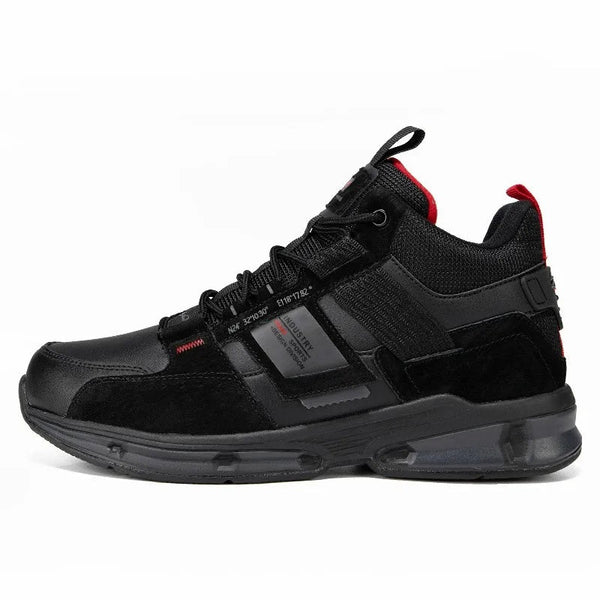 Zwarte sportschoen met rode accenten, ademend mesh en stevige rubberen zool. Ideaal voor hardlopen en fitness. Comfortabele en duurzame sneaker.