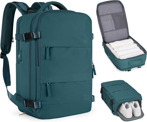 Donkergroene multifunctionele rugzak met laptopvak, schoenencompartiment en verstelbare schouderbanden, ideaal voor reizen en dagelijks gebruik.