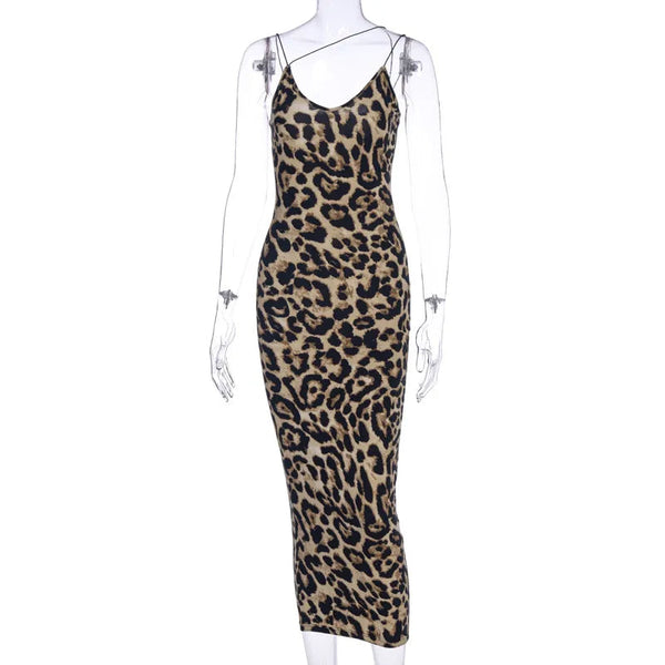 Luipaardprint maxi-jurk met dunne bandjes, elegante avondjurk, trendy dierenprint, modieuze dameskleding, perfecte keuze voor speciale gelegenheden.