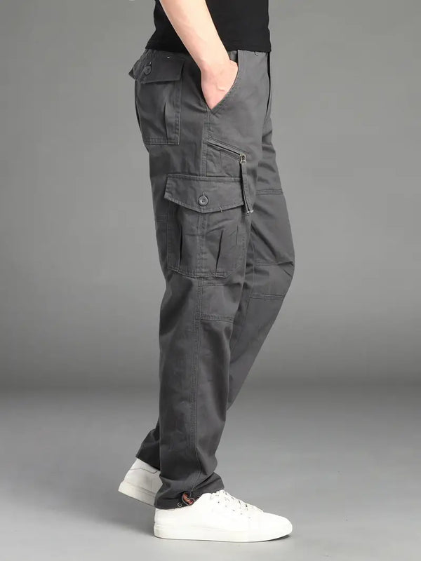 Grijze cargobroek voor heren met meerdere zakken, casual stijl, comfortabele pasvorm, ideaal voor dagelijks gebruik en outdoor activiteiten.