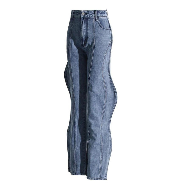 Blauwe spijkerbroek met unieke golvende naden, hoge taille en rechte pijpen. Modieuze jeans voor dames, perfect voor casual en trendy outfits.