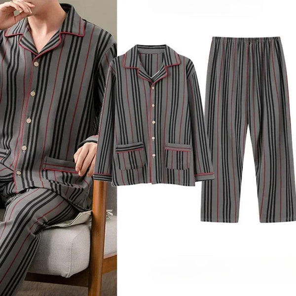 Gestreepte herenpyjama set, grijs met rode en zwarte strepen, knoopsluiting, lange mouwen, comfortabele nachtkleding, modieus ontwerp.