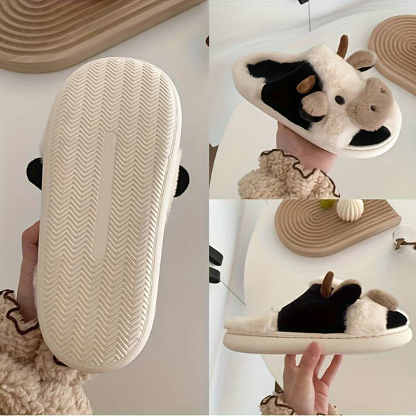 Pluche pantoffels met koeienprint en hoorns, antislip zool, comfortabel en warm. Perfect voor binnengebruik. Trendy en uniek design.