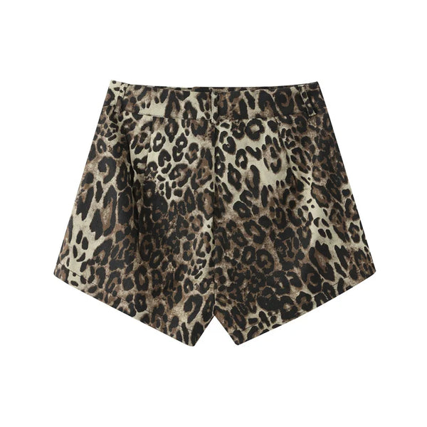 Luipaardprint dames denim shorts, casual vintage stijl met knopen en ritsen, zomermode. Perfect voor trendy en comfortabele outfits.