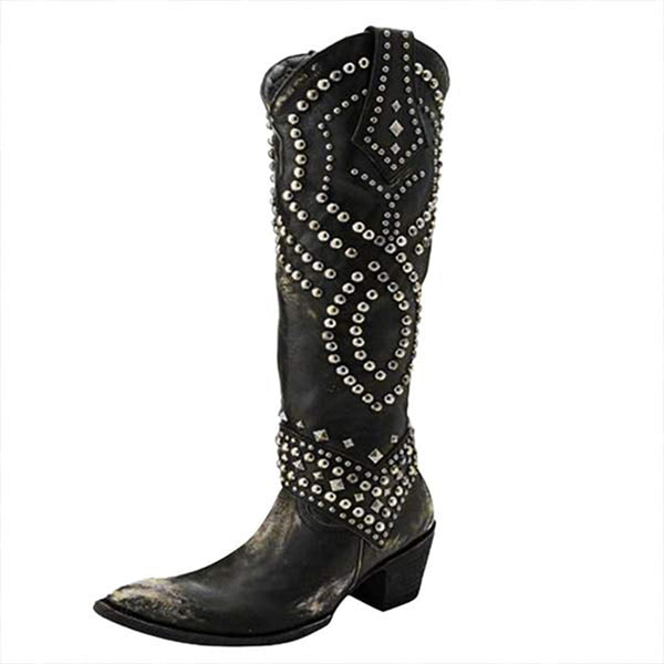 Zwarte leren cowboylaars met zilveren studs, hoge hak en puntige neus. Westernstijl dameslaars, perfect voor modieuze en stoere outfits.
