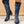Dames denim laarzen met spitse neus en blokhak, blauwe rits, vintage stijl. Perfect voor casual en modieuze outfits.