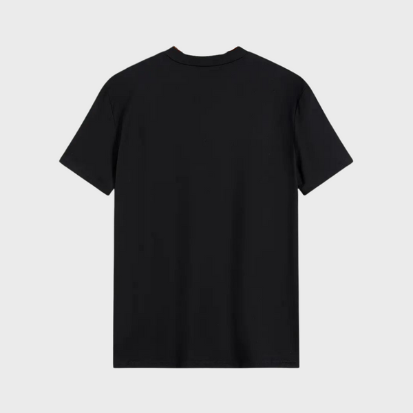 Zwarte katoenen T-shirt, uniseks, achterkant, minimalistisch ontwerp, casual kleding, hoge kwaliteit, effen kleur, comfortabele pasvorm.