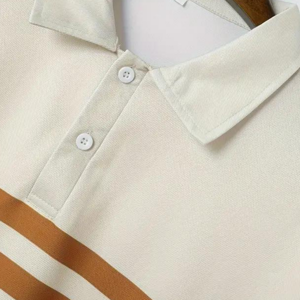 Crèmekleurige poloshirt met bruine strepen, korte mouwen en knoopsluiting. Ideaal voor casual herenmode. Hoogwaardige katoenen stof.