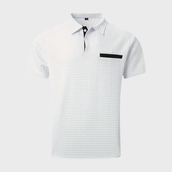 Witte polo met korte mouwen, geruit patroon en zwarte borstzak. Stijlvolle herenmode, casual en elegant. Perfect voor dagelijks gebruik.