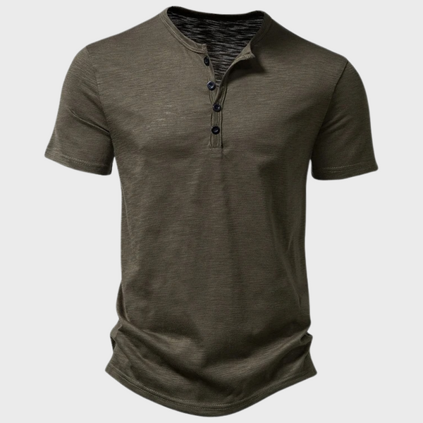 Olijfgroen heren T-shirt met knoopsluiting, korte mouwen en casual design. Perfect voor zomerse outfits en alledaagse stijl.