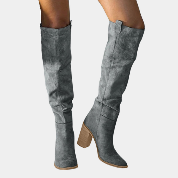 Grijze suède overknee laarzen met blokhak, stijlvolle damesmode, trendy herfst- en winterlaarzen, comfortabele pasvorm, veelzijdig design.