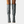Grijze hoge laarzen voor dames, suède look, knielengte, modieuze schoenen, perfect voor herfst- en winteroutfits, trendy en stijlvol design.