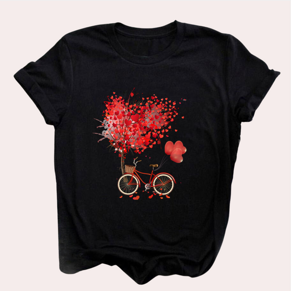 Zwarte T-shirt met rode fiets en hartvormige ballonnen, romantisch ontwerp. Perfect voor Valentijnsdag, casual mode, trendy kleding.