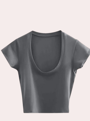 Grijs dames T-shirt met korte mouwen en ronde hals, minimalistisch ontwerp. Perfect voor casual outfits. Comfortabele en stijlvolle top.
