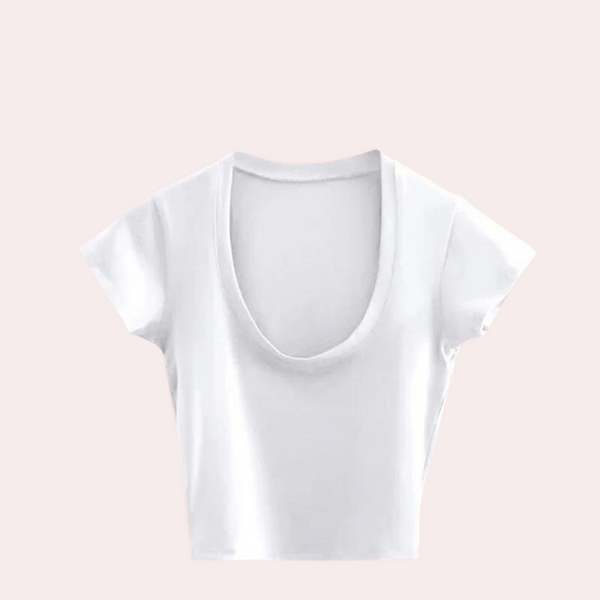 Witte dames crop top met korte mouwen en ronde hals, perfect voor casual zomeroutfits. Trendy en comfortabel T-shirt voor dagelijks gebruik.