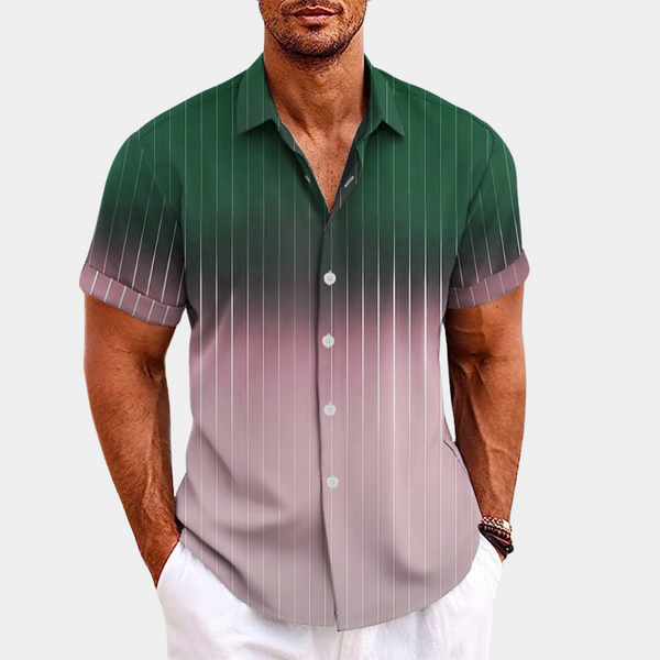 Donkergroene en roze gestreepte herenoverhemd met korte mouwen, knoopsluiting en kraag. Modieuze zomerse look, ideaal voor casual outfits.