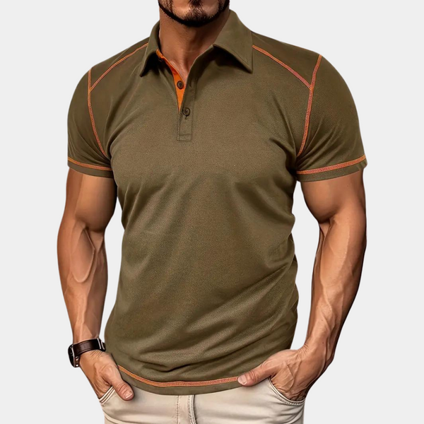 Khaki poloshirt voor heren met oranje stiksels, korte mouwen en kraag. Modieuze casual herenkleding, ideaal voor dagelijks gebruik.