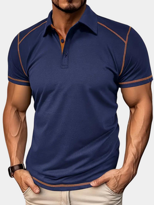 Donkerblauw poloshirt voor heren met oranje stiksels, korte mouwen en kraag. Ideaal voor casual en sportieve gelegenheden.