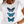 Dames T-shirt met drie blauwe vlinders, casual mode, korte mouwen, witte achtergrond, trendy kleding, zomerstijl, vlindermotief.