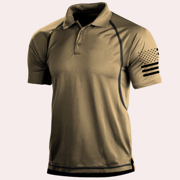 Khaki poloshirt met korte mouwen, zwarte stiksels en gestreept patroon op de mouw. Ideaal voor casual en sportieve gelegenheden.