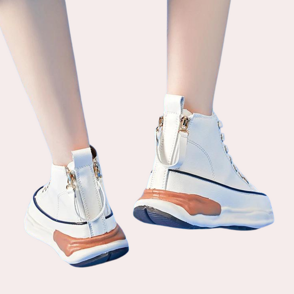 Witte hoge sneakers met bruine zool en gouden rits, trendy damesmode, comfortabele casual schoenen, stijlvol ontwerp, perfect voor dagelijks gebruik.