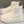 Witte gewatteerde enkellaarsjes met dikke zool en geribbelde sokboord, modieuze winterlaarzen voor dames, comfortabele en warme schoenen.
