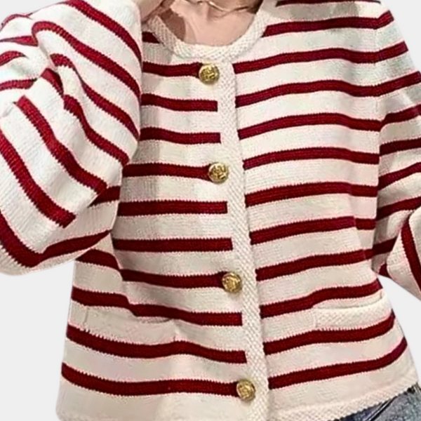 Gestreepte rood-witte trui met gouden knopen, damesmode, casual stijl, comfortabele pasvorm, trendy kleding, herfst-winter collectie.