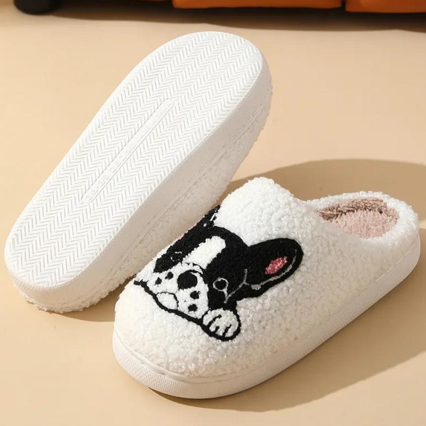 Witte pluche pantoffels met Franse bulldog print, antislip zool. Comfortabele warme huisschoenen voor dames. Perfect voor winterse dagen.