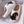 Witte pluche pantoffels met teckelmotief, comfortabele dameshuisschoenen, warme winterpantoffels, antislip zool, perfect voor binnenshuis.