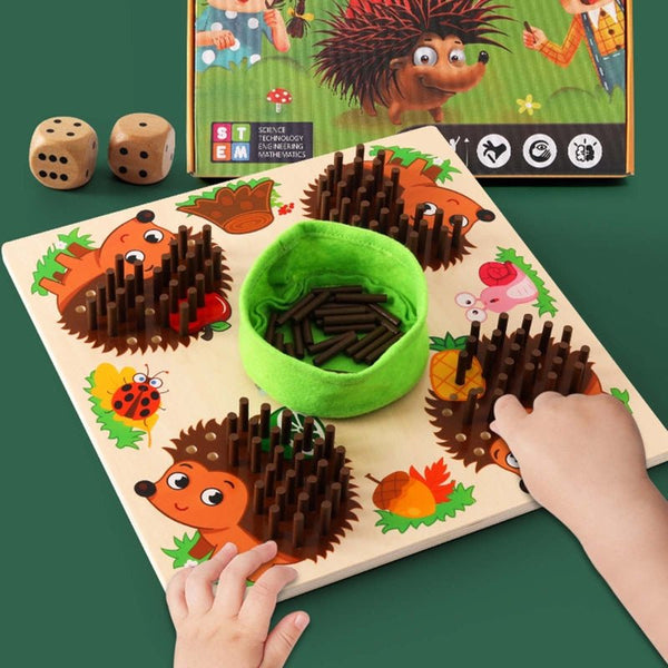 Educatief egel bordspel voor kleuters, met houten dobbelstenen en kleurrijke illustraties, ideaal voor leren en ontwikkeling in de kleuterklas.