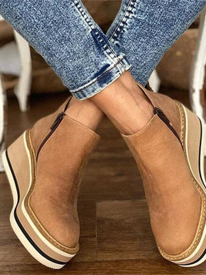 Dames enkellaarzen met sleehak, bruin leer, ritssluiting, casual stijl, comfortabele pasvorm, perfect voor dagelijks gebruik, modieuze schoenen.