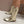 Gouden dameslaarzen met zijrits, 2023 mode, hoge kwaliteit, westernstijl, lage hak, leren afwerking, trendy schoeisel voor dames.