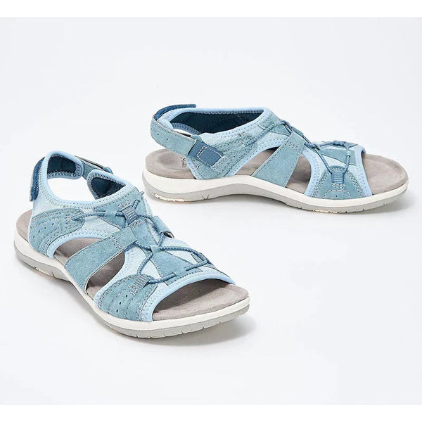Lichtblauwe dames sandalen met open teen en verstelbare bandjes, ideaal voor zomerse wandelingen. Comfortabele en modieuze schoenen voor dagelijks gebruik.