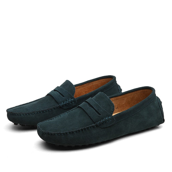 Donkergroene suède loafers voor heren, stijlvolle instappers met antislipzool, ideaal voor casual en formele gelegenheden.