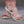 Roze dames sandalen met open teen en kruisbanden, comfortabele zool, ideaal voor zomerse wandelingen. Stijlvolle en praktische schoenen.