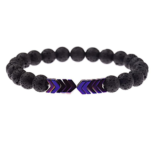 Zwarte lavasteen armband met paarse pijlvormige kralen, stijlvol sieraad voor mannen en vrouwen, perfect voor modieuze en casual outfits.